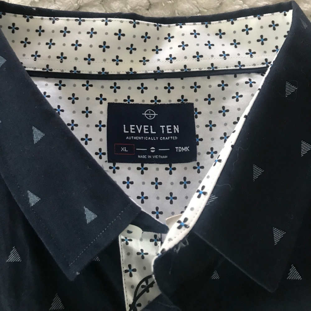 Men’s short sleeve button down